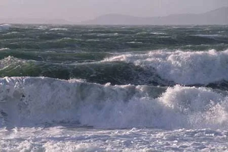 مواج شدن دریای خزر و خلیج ‌فارس
