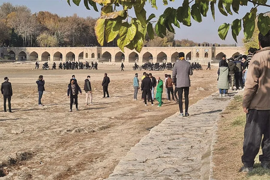 آشوب چگونه بستر اعتراض را خشکاند؟
