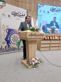 تأکید استاندار بر عبور صنعت از خام‌فروشی و بحران انرژی