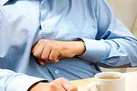 چه چیزی باعث رفلاکس معده می‌شود؟
