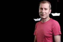 برخی فکر می کنند کار کودک، لوس بازی درآوردن است! / کودک درونم را زنده نگه داشته ام