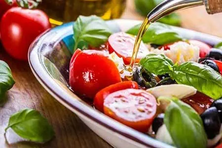ضعف استخوان نتیجه رژیم غذایی بدون گوشت و لبنیات