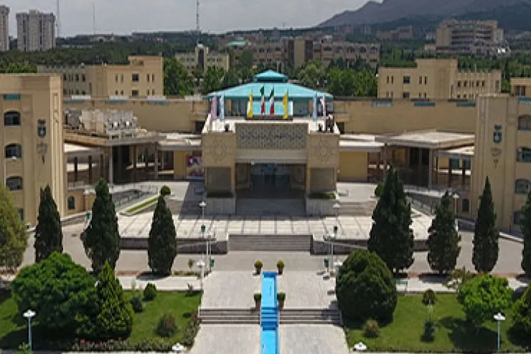 نشست رییس دانشگاه با انجمن داروسازان استان