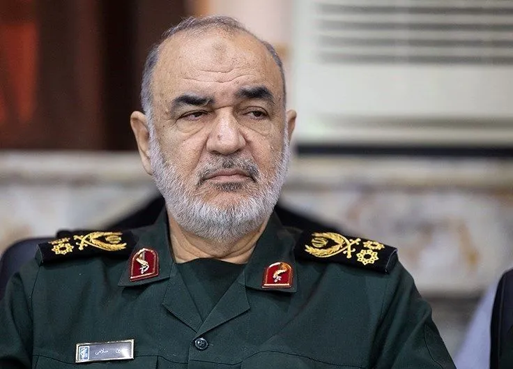 موشک فتاح از کمند سامانه‌های ضدموشک عبور می‌کند