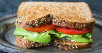 طرز تهیه ساندویچ خوشمزه آووکادو