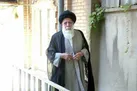 مگر فقط من در این منزل آدمم که بنشینم و کتاب بخوانم و بقیه زحمت بکشند!