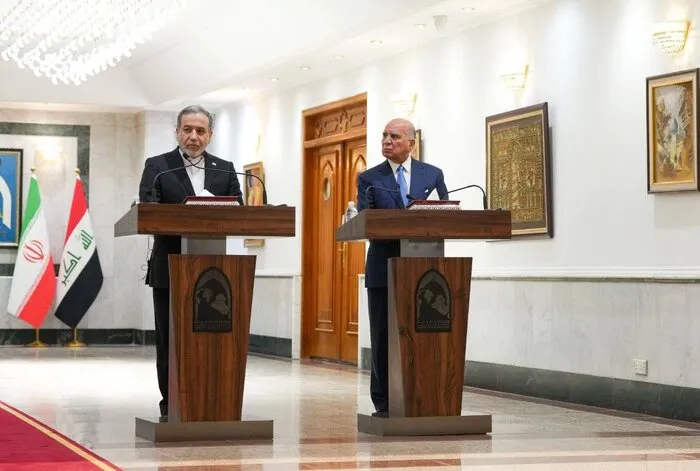 نشست خبری عباس عراقچی وزیر خارجه ایران و فواد حسین وزیر خارجه عراق