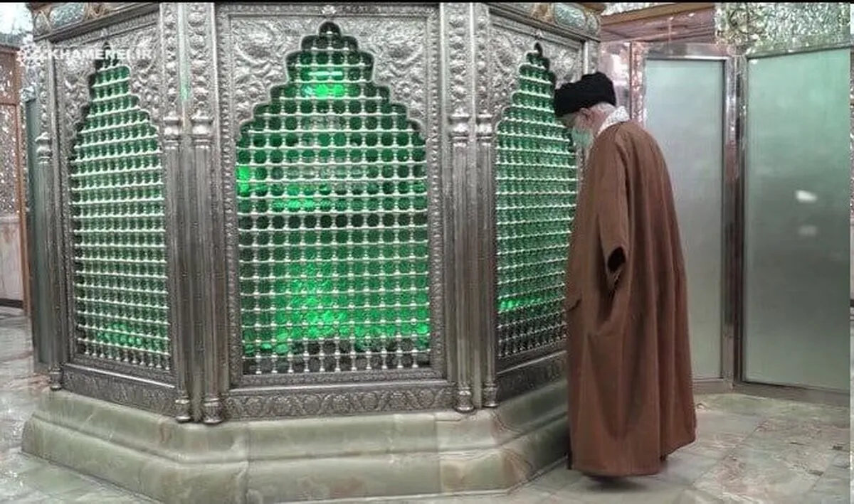 ببینید | لحظاتی از حضور رهبر انقلاب در حرم مطهر حضرت عبدالعظیم حسنی در سال ۱۴۰۱