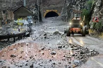 هشدار پلیس راه نسبت به ریزش سنگ در محورهای کوهستانی مازندران