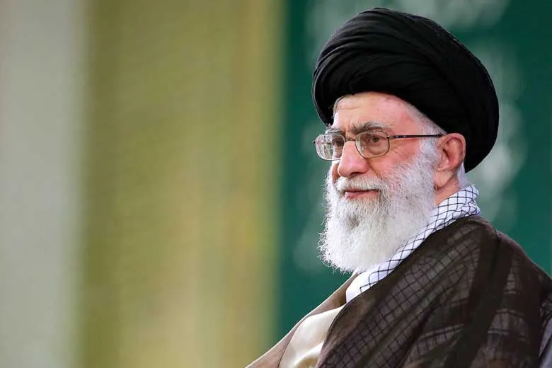 پیام رهبر انقلاب اسلامی خطاب به جوانان فرانسوی در پی اظهارات توهین‌آمیز رئیس‌جمهور فرانسه درباره پیامبر اعظم(ص)