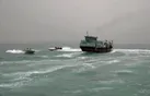 توقیف یک شناور حامل سوخت قاچاق در دریای عمان