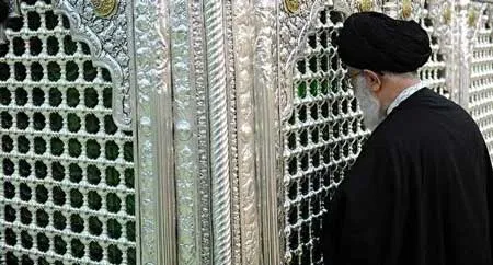 زیارت رهبر انقلاب از حرم حضرت عبد العظیم الحسنی (ع)