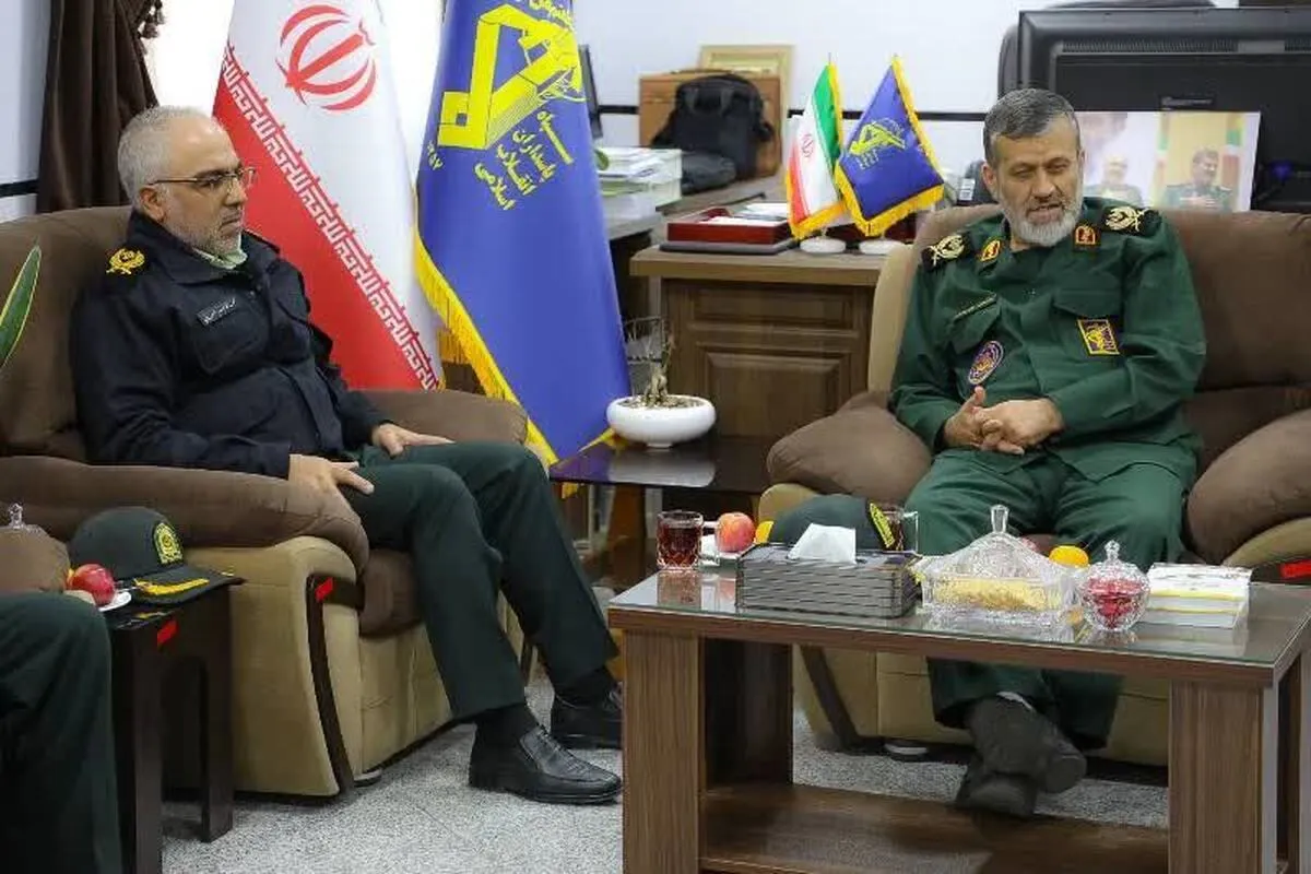 سپاه دوشادوش پليس و ارتش
