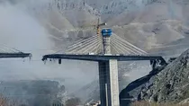 ۳.۵ همت برای بازسازی پل شهید رئیسی