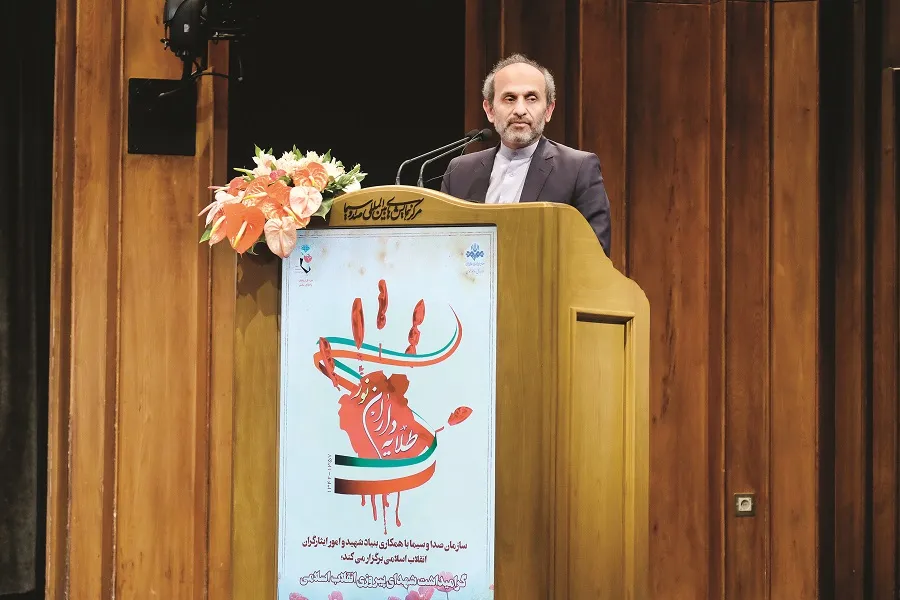سکوت در روایت انقلاب جایز نیست