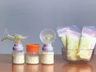 راهنمای جامع ذخیره‌سازی ایمن شیر مادر