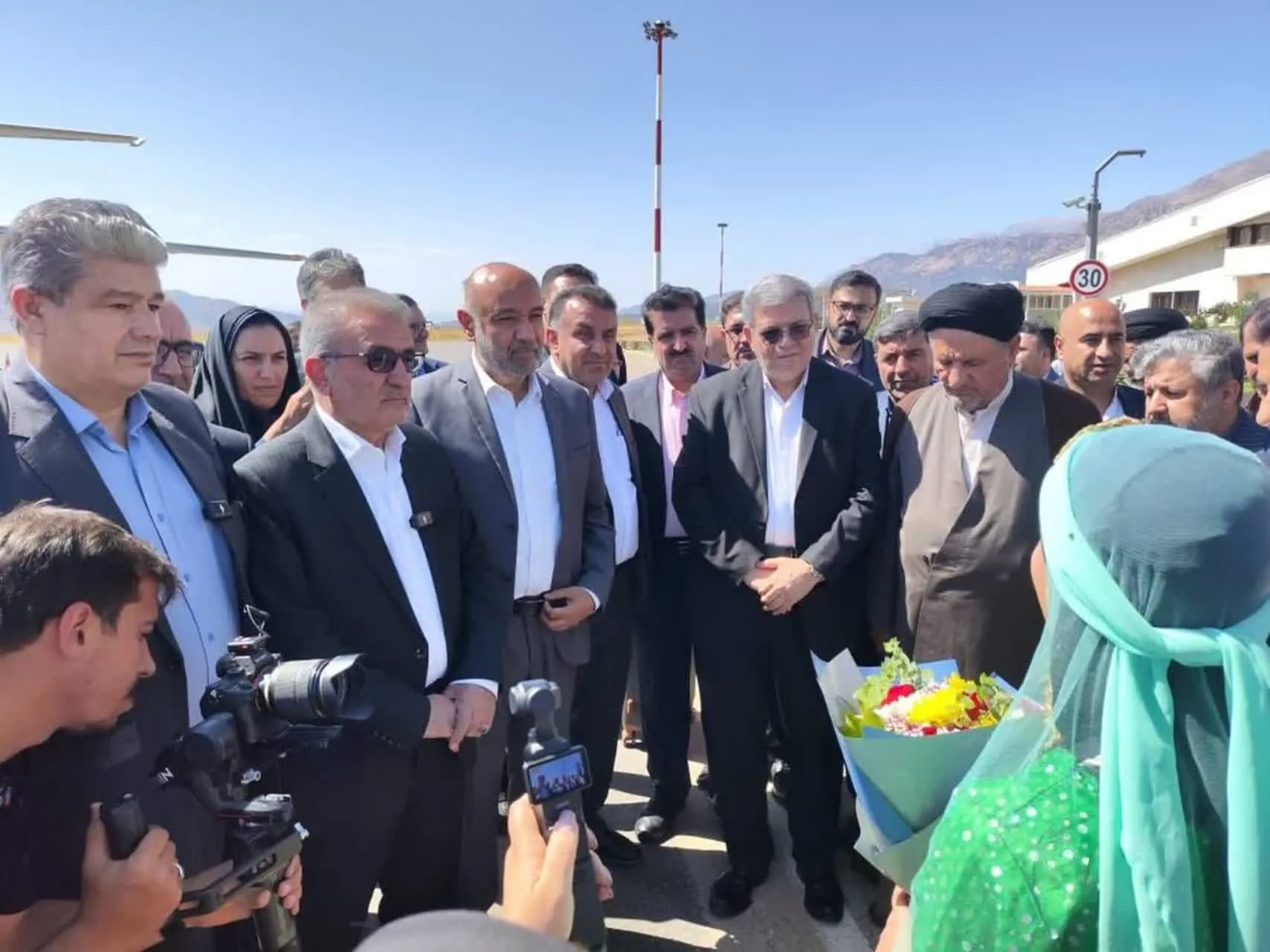 آغاز عملیات اجرایی ۶۳ پروژه عمرانی در دنا با حضور وزیر کار