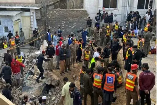 افزایش تلفات انفجار در پاکستان به ۴۷ نفر