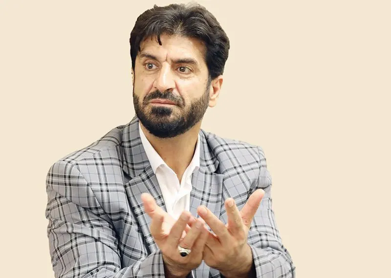 یک سنگر و رسانه هویتی 