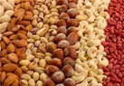 ۴ زن از فروشگاهی ۸ میلیارد آجیل دزدیدند
