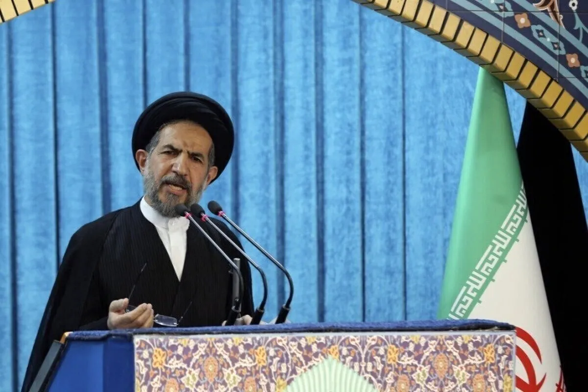 آمریکایی‌ها در عمل تحریم و در سخن درخواست مذاکره می‌کنند